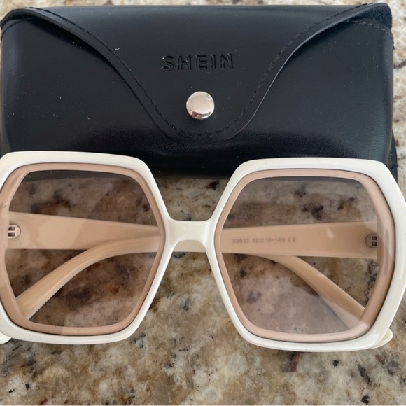SHEIN Accessories - Large frame sunglasses light frame & lenses
